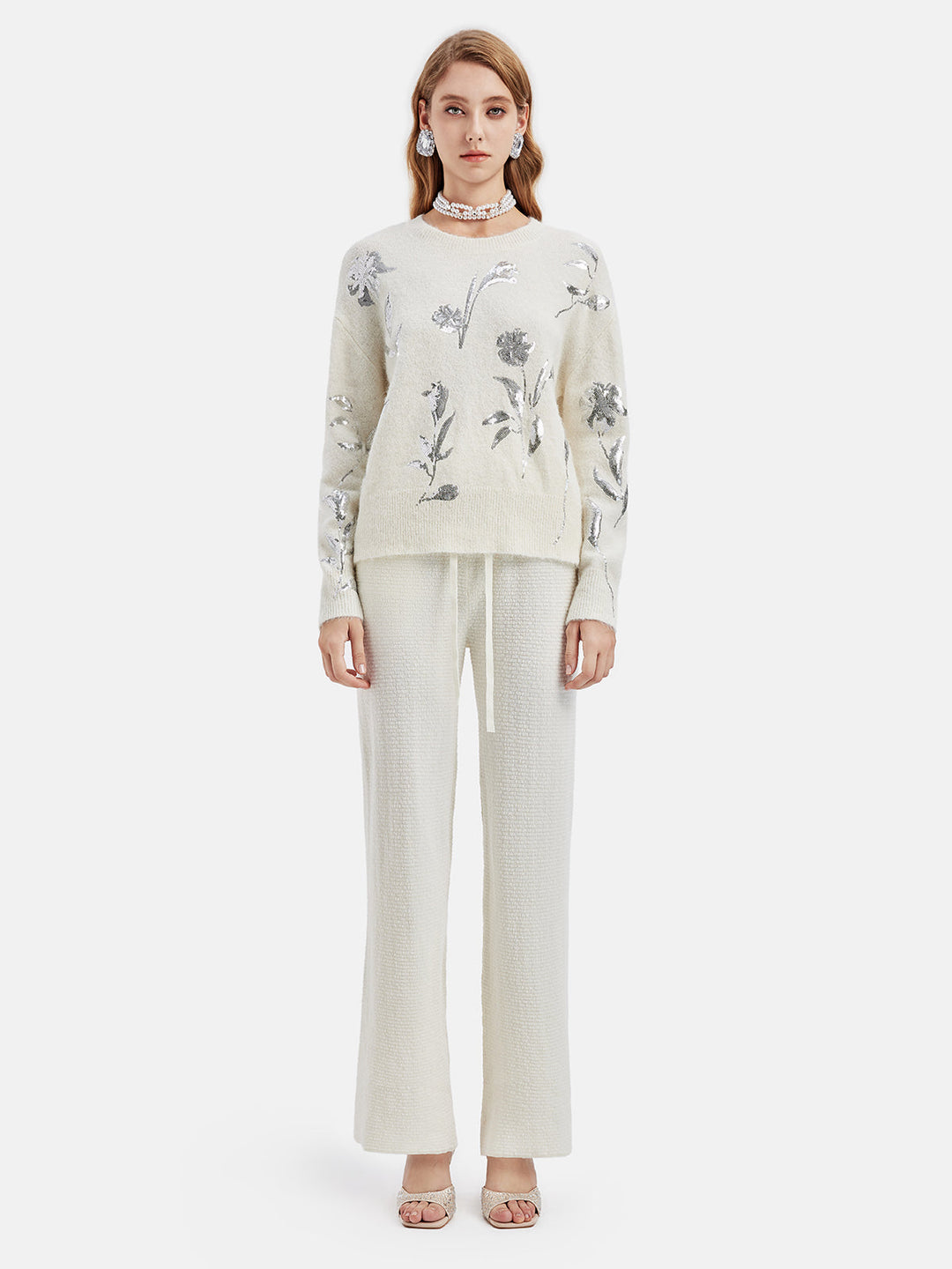 Gümüş Çiçek İşlemeli Triko Kazak