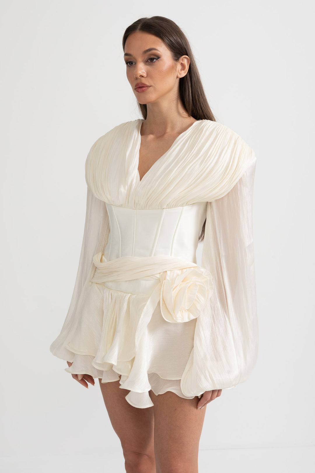 Korse Stili Gövdeli, Fırfır Etekli ve Kabarık Kollu Elbise