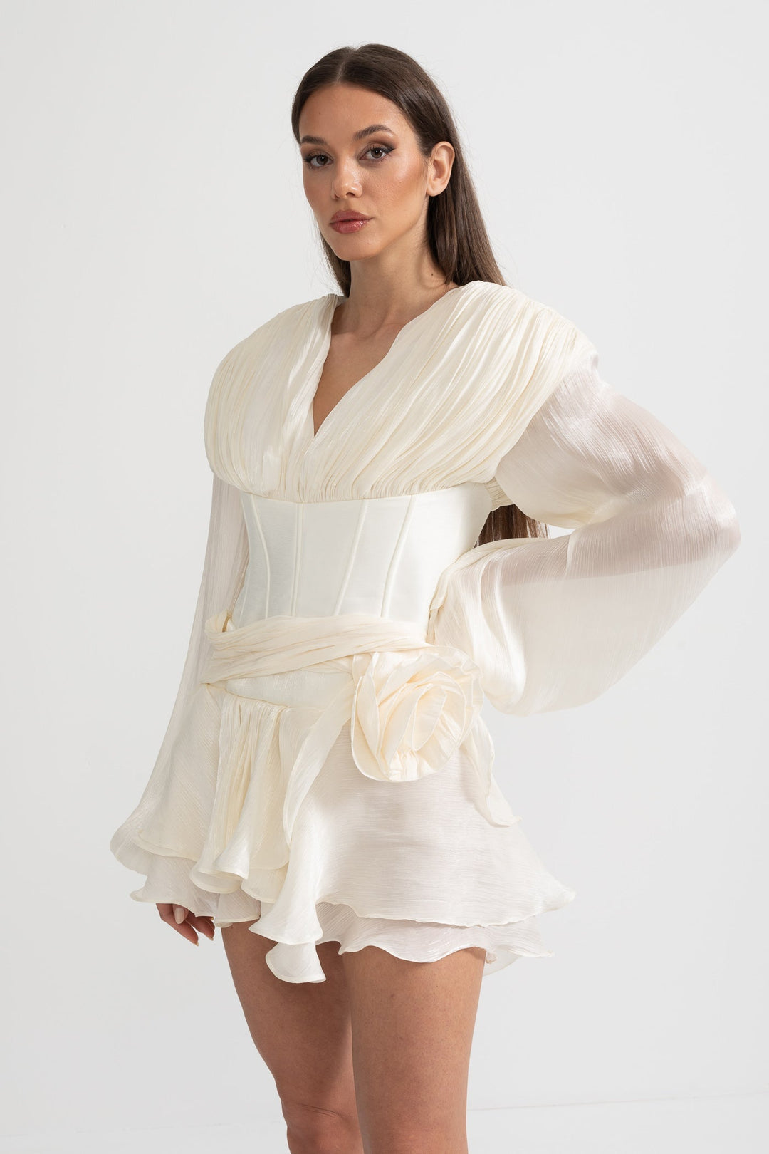 Korse Stili Gövdeli, Fırfır Etekli ve Kabarık Kollu Elbise