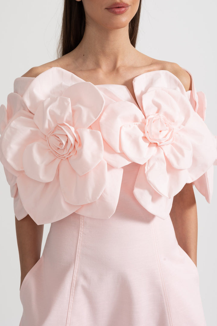 Büyük Kumaş Çiçek Desenli Omuzları Açık Midi Elbise