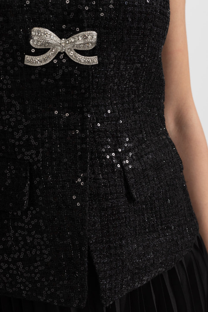 Payetli Üst ve Pileli Etekli Şık Takım