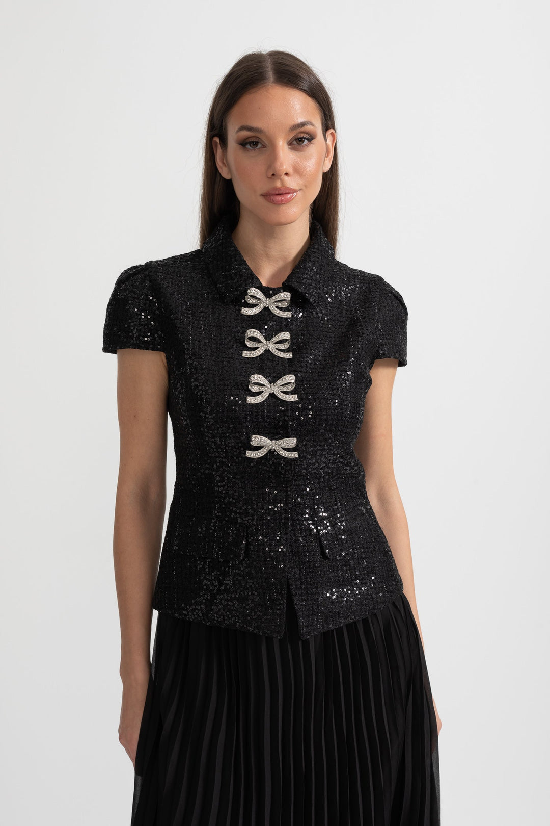 Payetli Üst ve Pileli Etekli Şık Takım