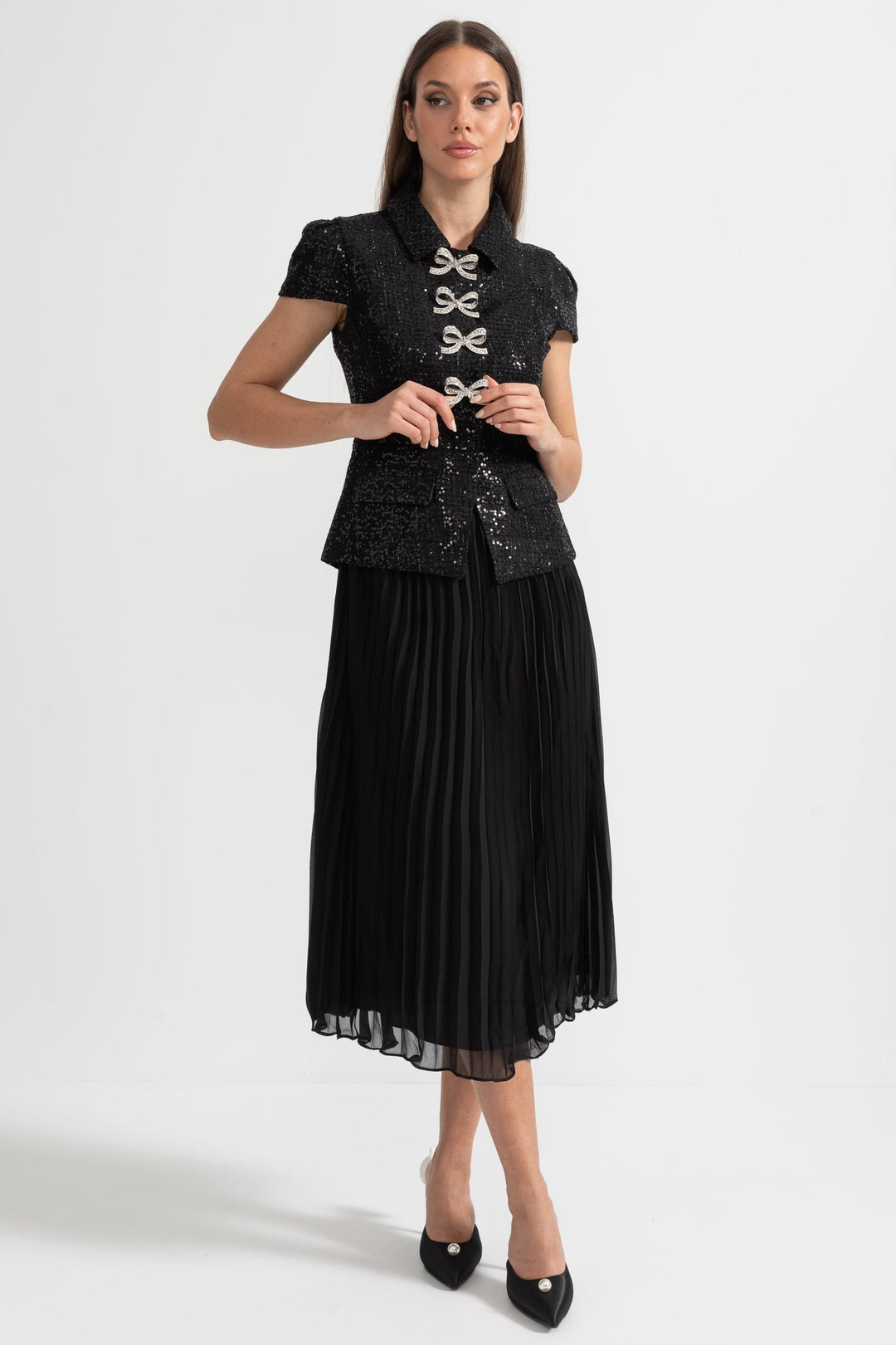 Payetli Üst ve Pileli Etekli Şık Takım