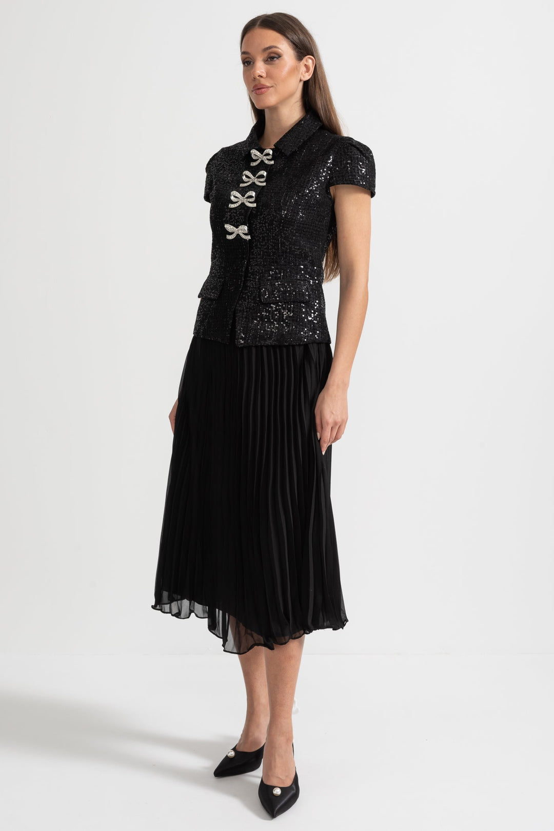 Payetli Üst ve Pileli Etekli Şık Takım