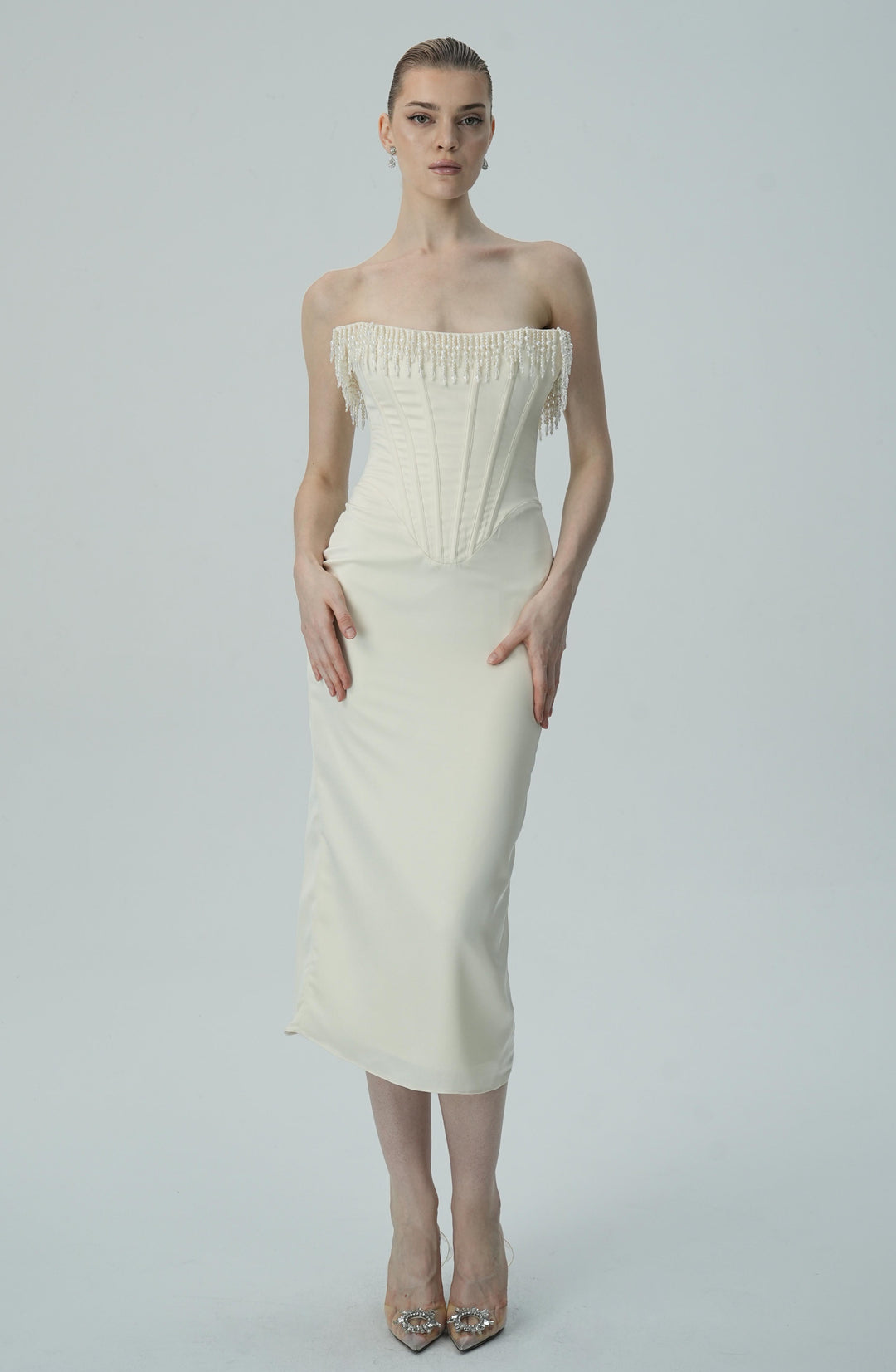 İnci Saçaklı Fildişi Omuzları Açık Midi Elbise