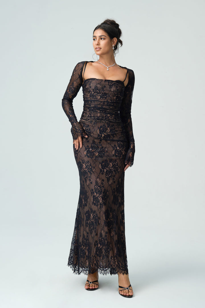 Zarif Uzun Kollu Dantel Elbise