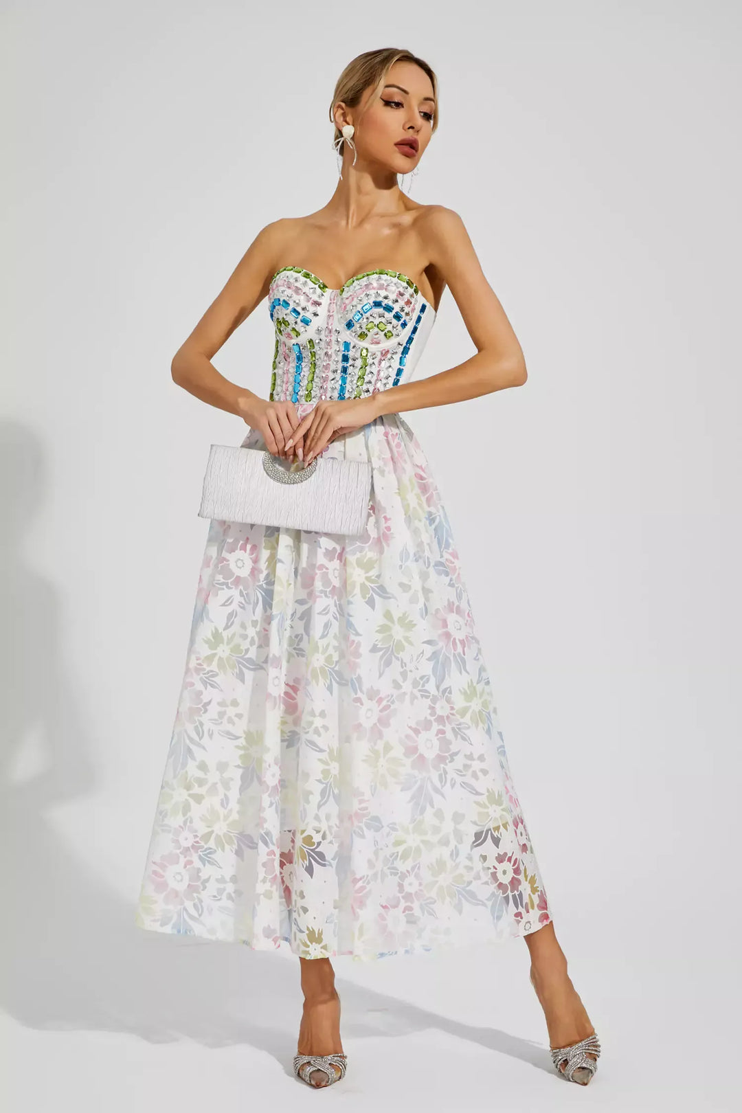 Kairi Beyaz İşlemeli Maxi Slip Elbise