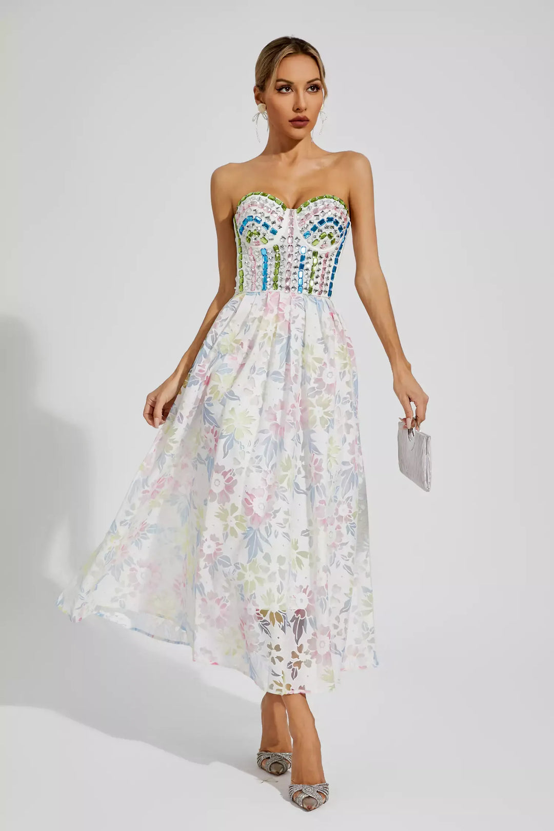 Kairi Beyaz İşlemeli Maxi Slip Elbise