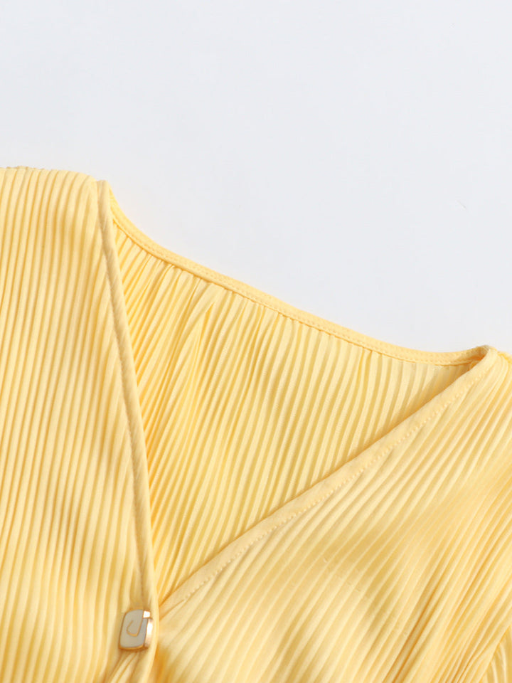 Eline Kıvrım Detay Bluz