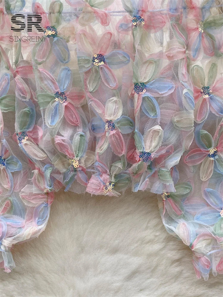 Çiçekli Pullu Kayık Yaka Bluz