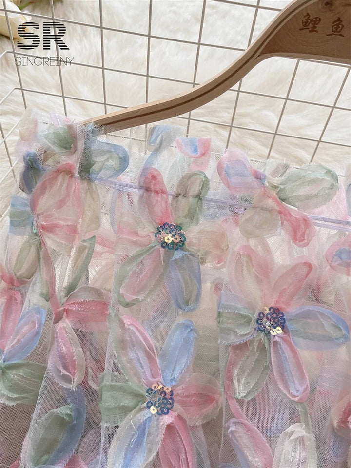 Çiçekli Pullu Kayık Yaka Bluz