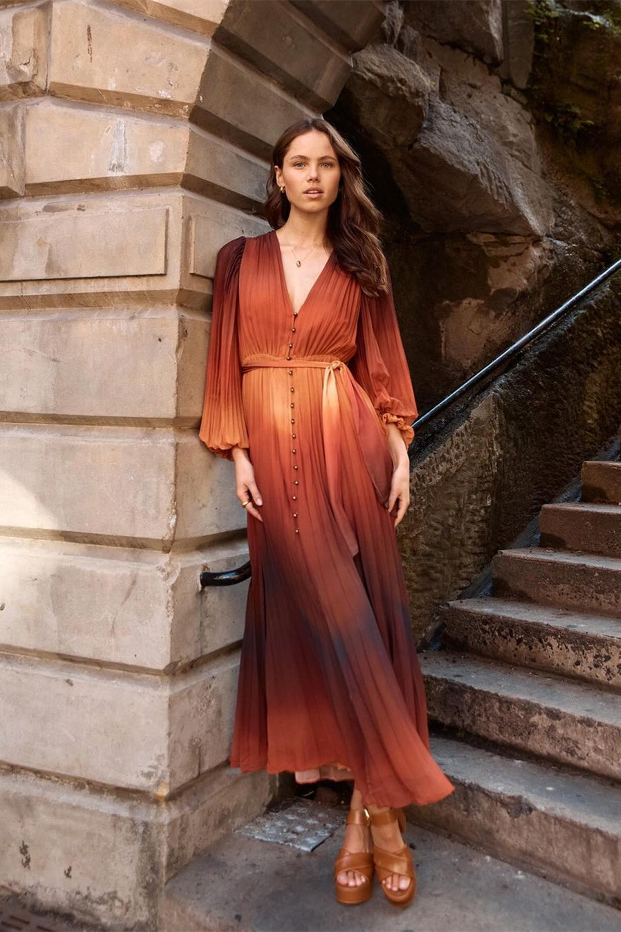 Elvira V Yaka Pileli Uzun Elbise