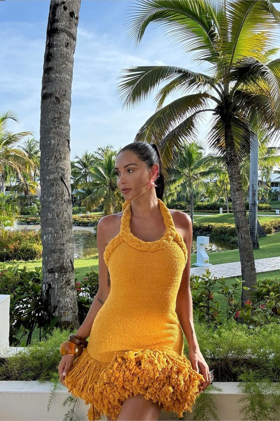 Vera Boyundan Bağlamalı Püsküllü Mini Triko Elbise