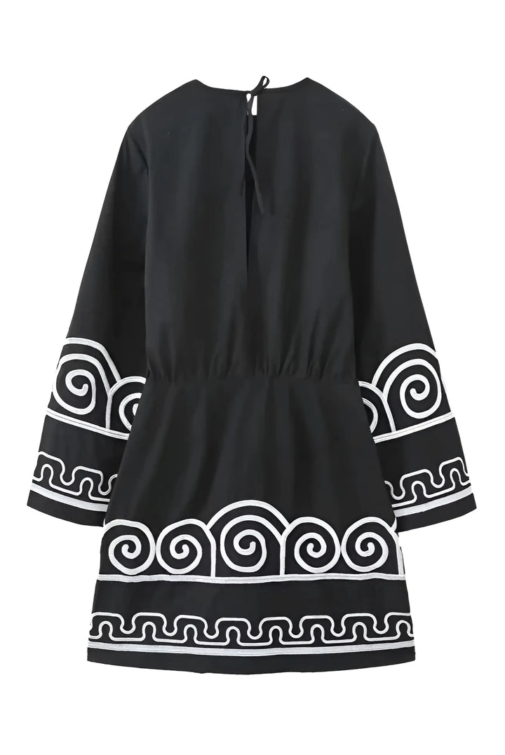 Khloe Uzun Kollu Sırt Detaylı Etnik Desenli Mini Elbise