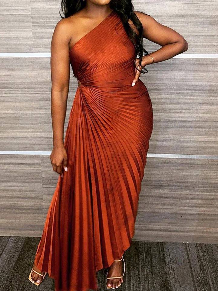 Cutout Detaylı Pileli Elbise