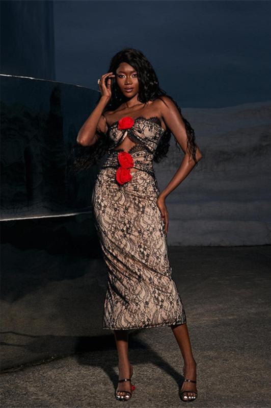 Betsy Çiçek Aplikeli Dantelli Midi Elbise