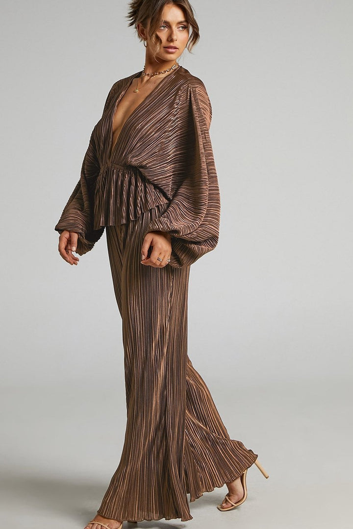 Betty V Yaka Plise Takım