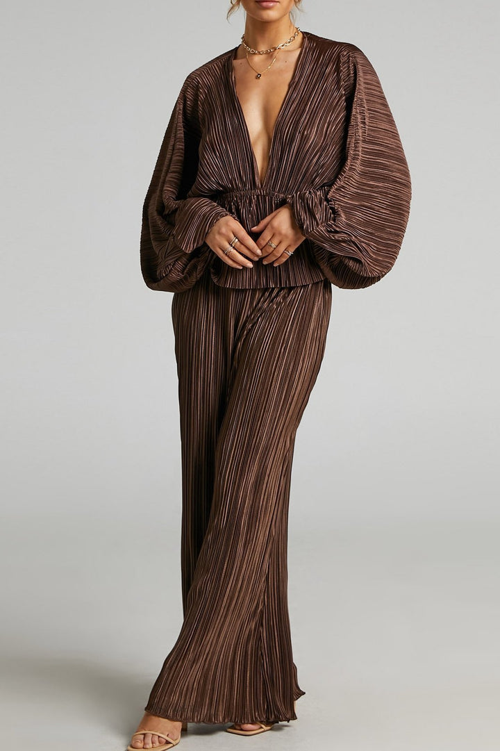 Betty V Yaka Plise Takım