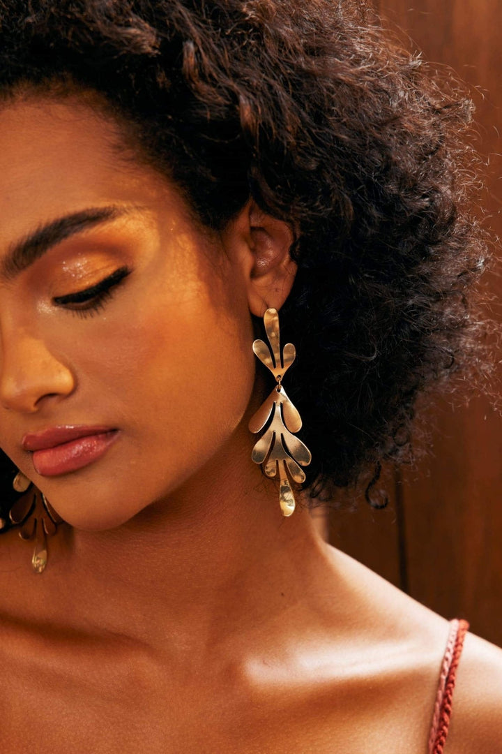 Pirinç Yaprak Sallantılı Küpe