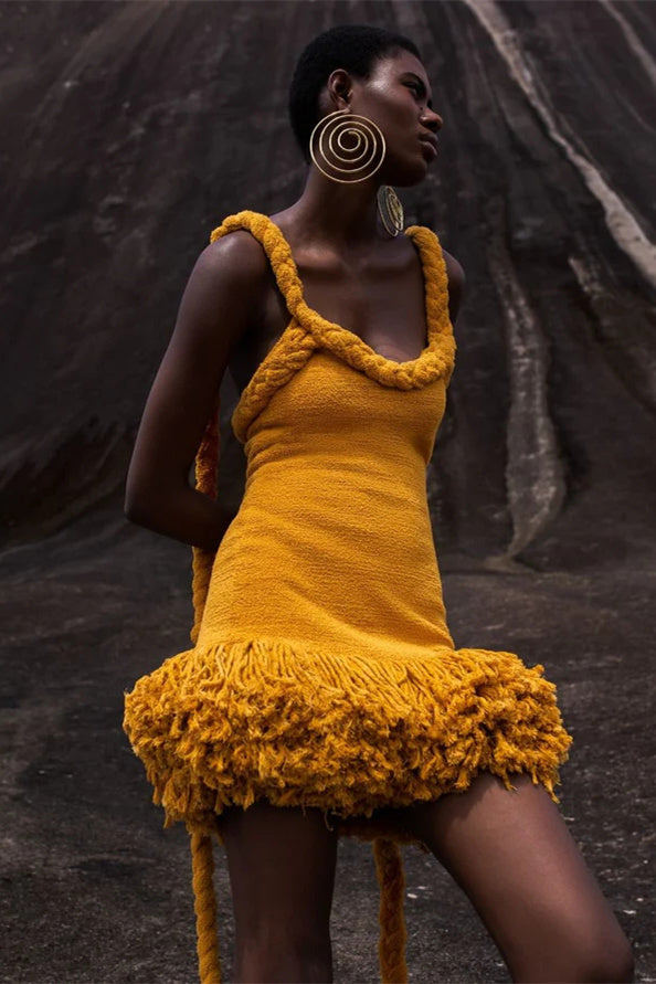 Vera Boyundan Bağlamalı Püsküllü Mini Triko Elbise