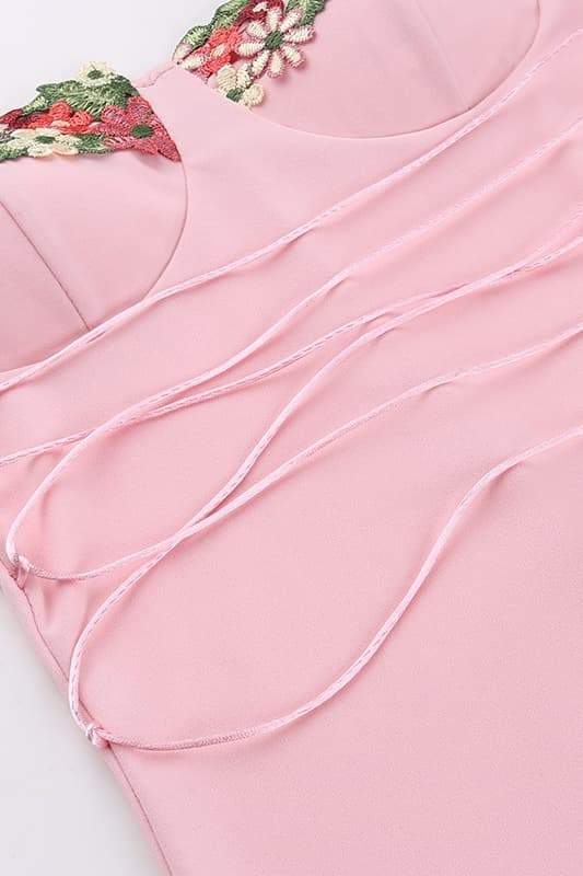 Brenda Nakışlı Çiçek Bağcıklı Midi Elbise