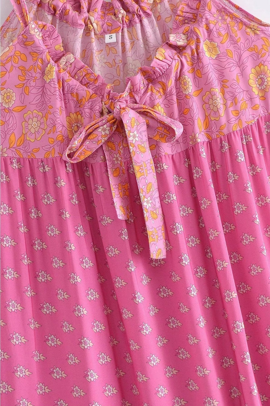 Damla Baskılı Büzgülü Boyundan Bağlamalı Slip Maxi Elbise