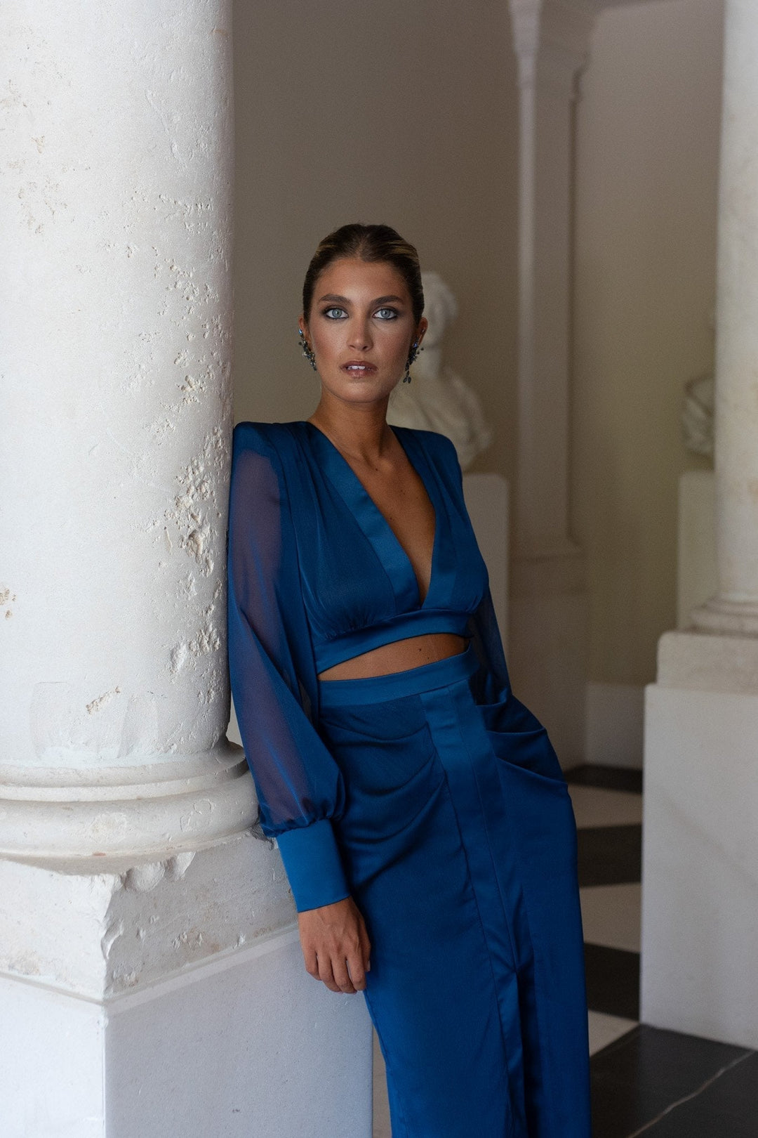 Elva V Yaka Yüksek Yırtmaçlı Takım