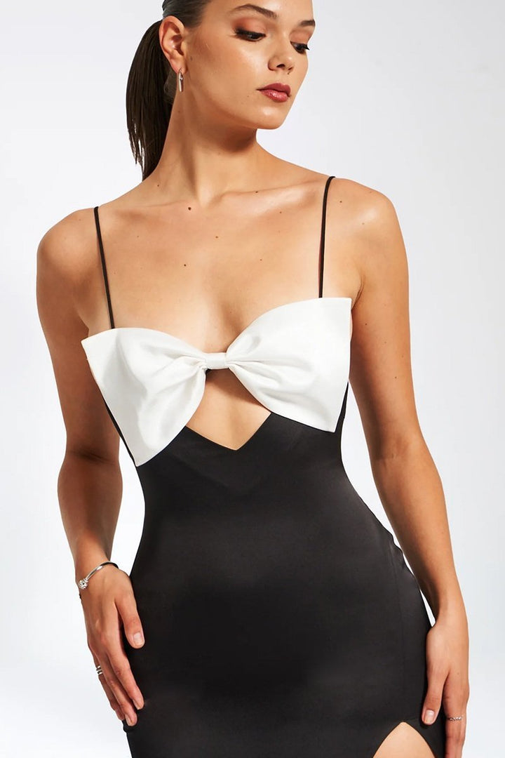 Erica Dekolteli Fiyonklu Maxi Slip Elbise