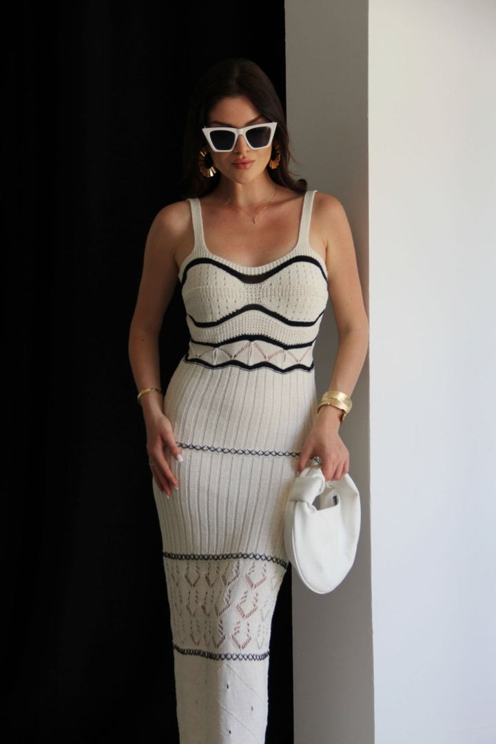 Esther Örgü Oymalı Uzun Yırtmaçlı Elbise