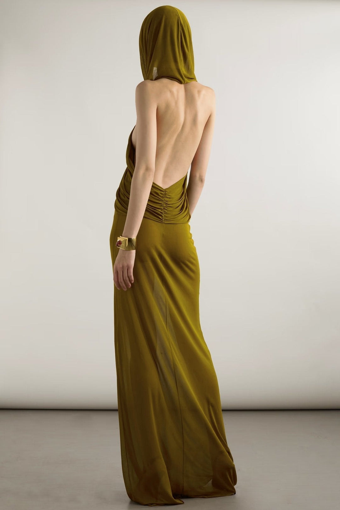 Hermosa Sırtı Açık Kapüşonlu Uzun Elbise