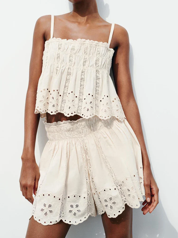 İşlemeli Dantelli Üst Ve Şort Takım