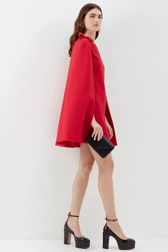 Beril Fiyonklu Omuz Pelerinli Mini Elbise