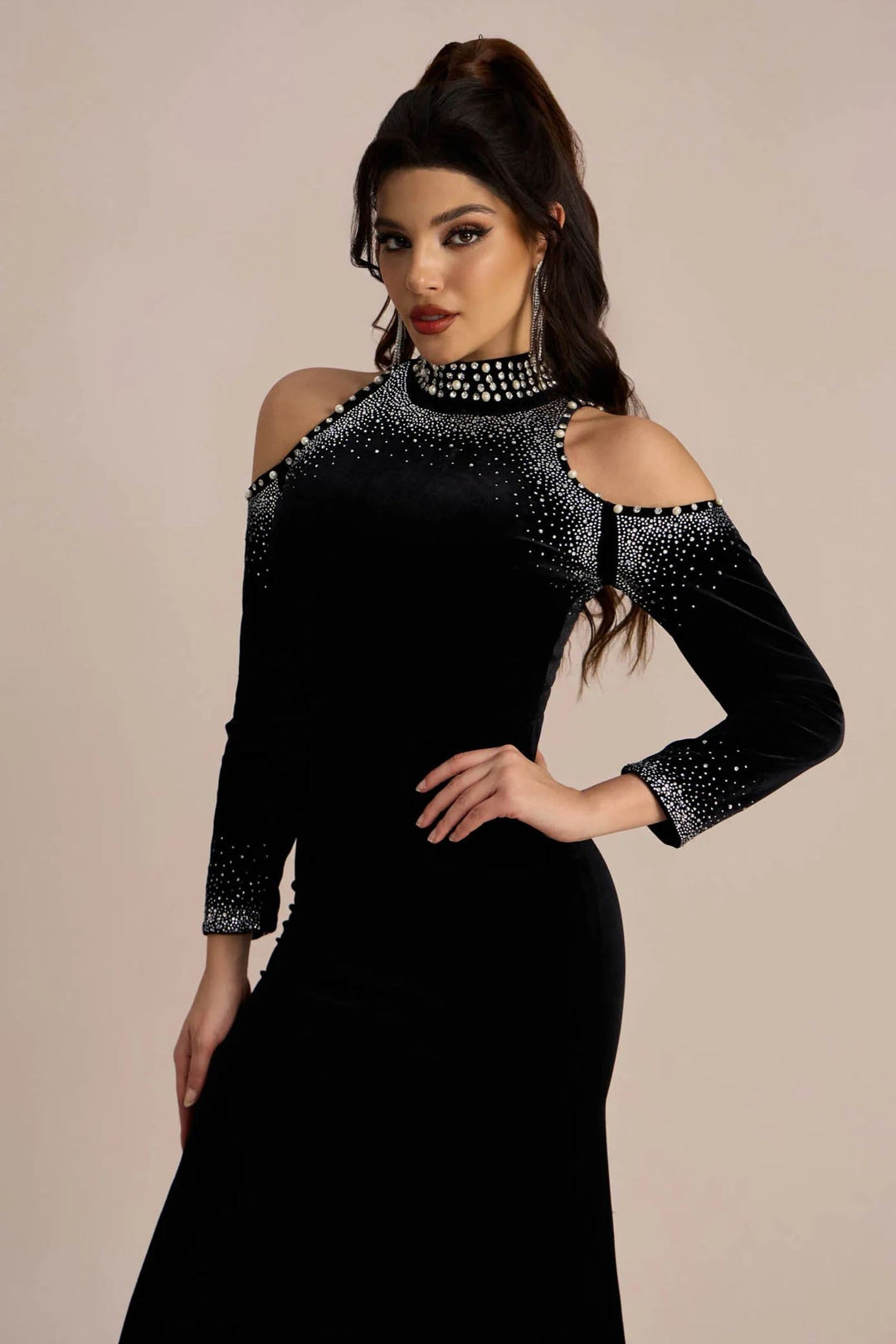 Audrey Taşlı Balıkçı Yaka Kadife Midi Elbise