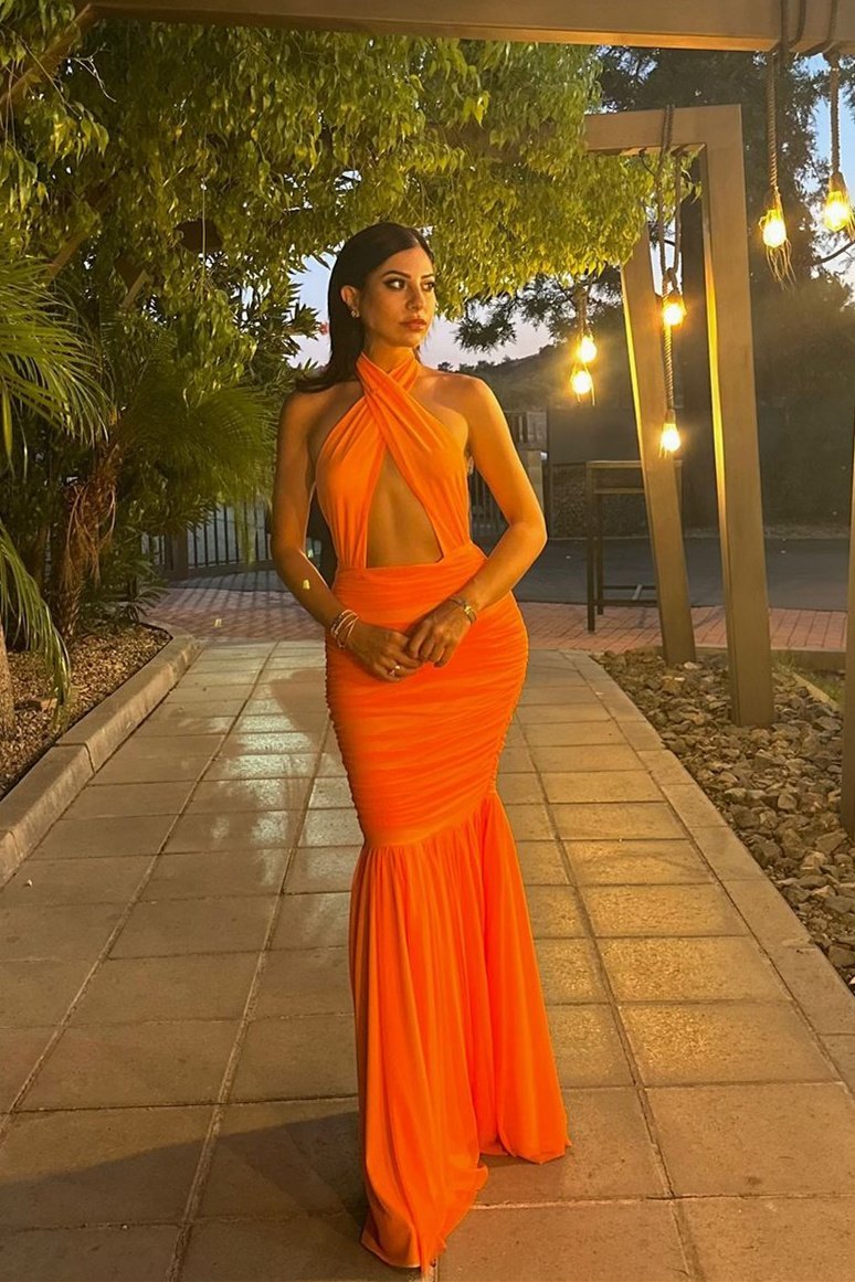 Jodie Cross Boyundan Bağlamalı Uzun Elbise