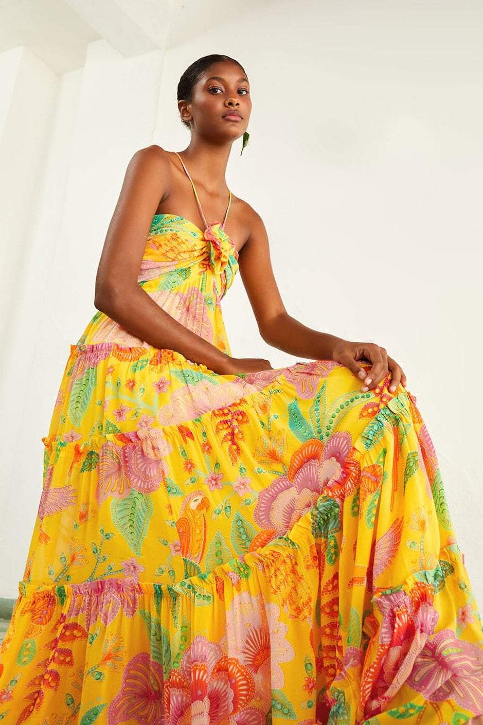 Sue Baskılı Boyundan Bağlamalı Ek Yeri Maxi Elbise