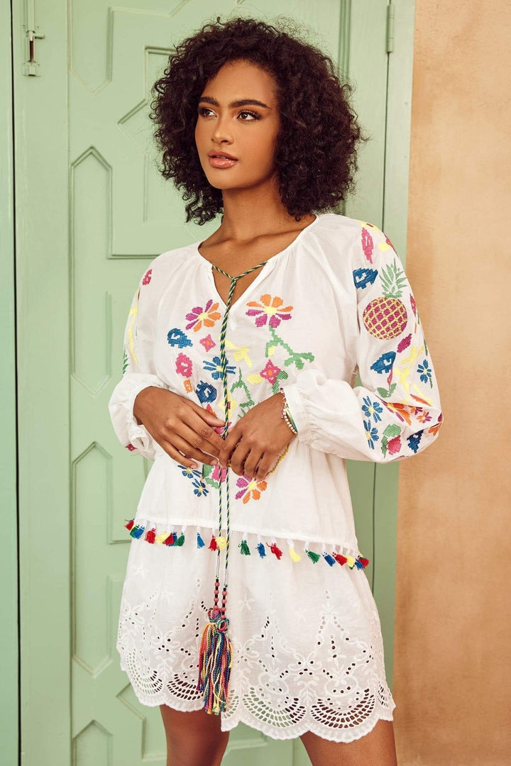 Kyndall İşlemeli Çiçek Püskül Bluz