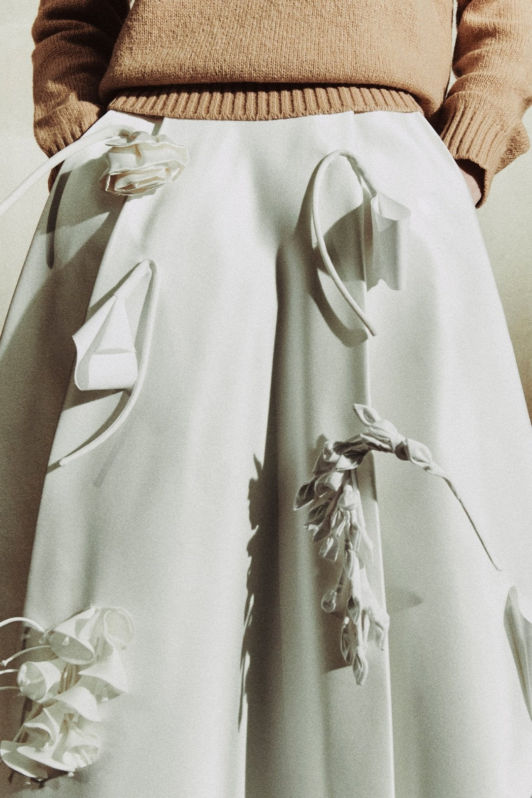 Lara Çiçek İşlemeli Midi Etek