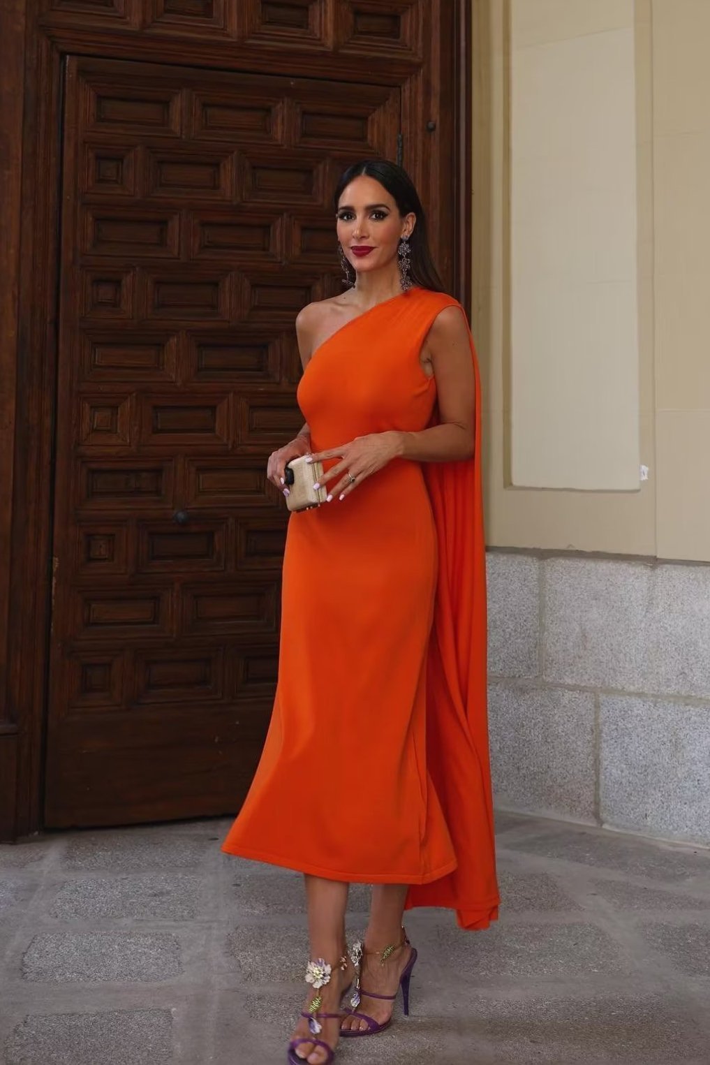 Laura Tek Omuz Pelerinli Örgü Midi Elbise