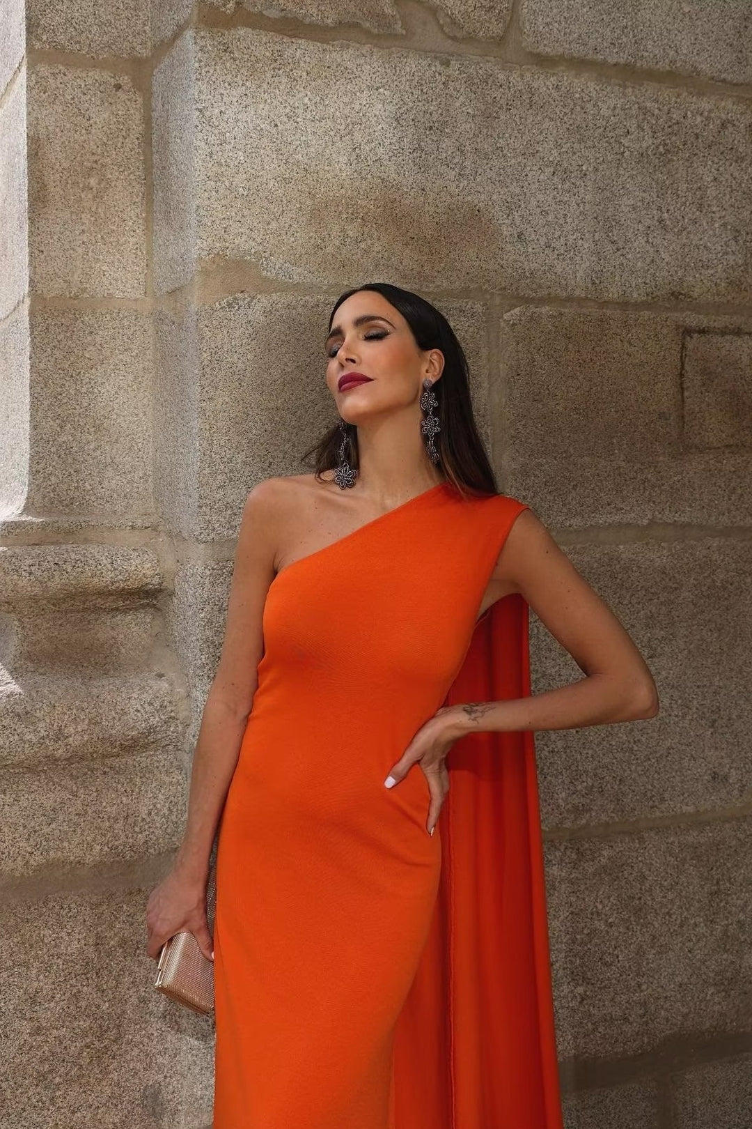 Laura Tek Omuz Pelerinli Örgü Midi Elbise