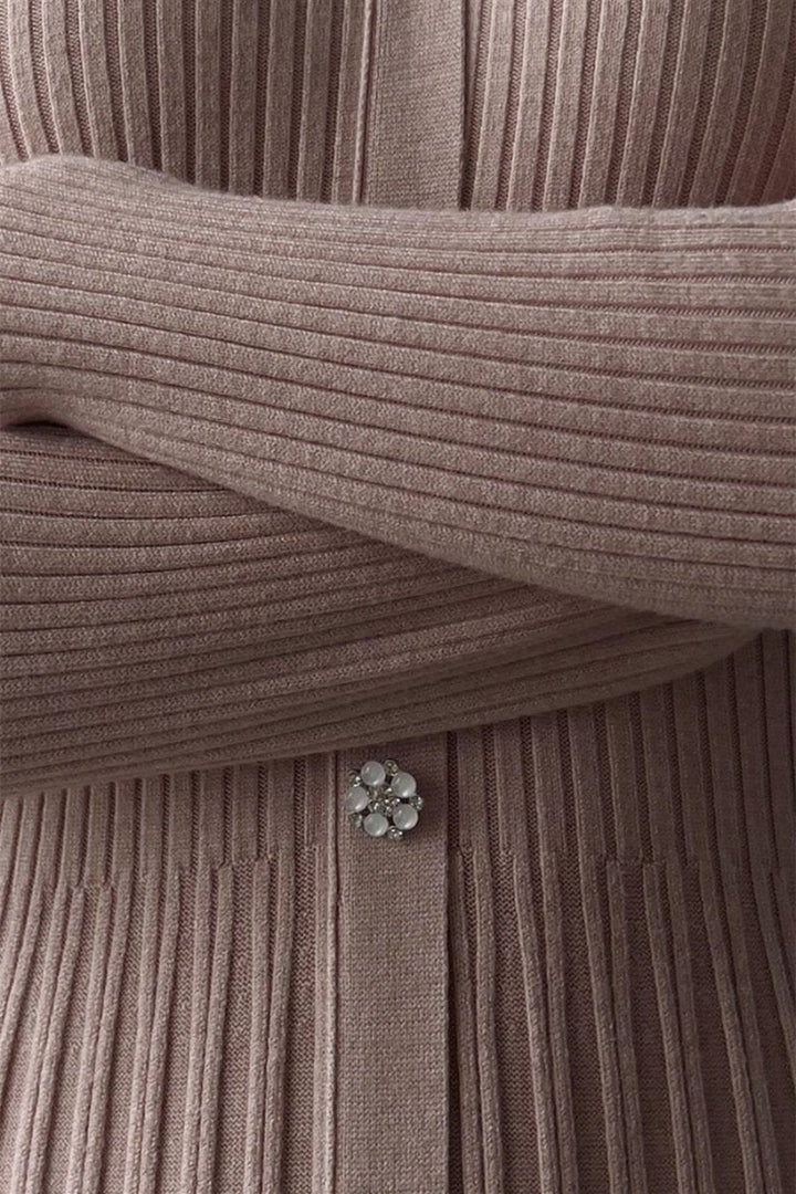 Lillian V Yaka Çizgili Triko Midi Elbise