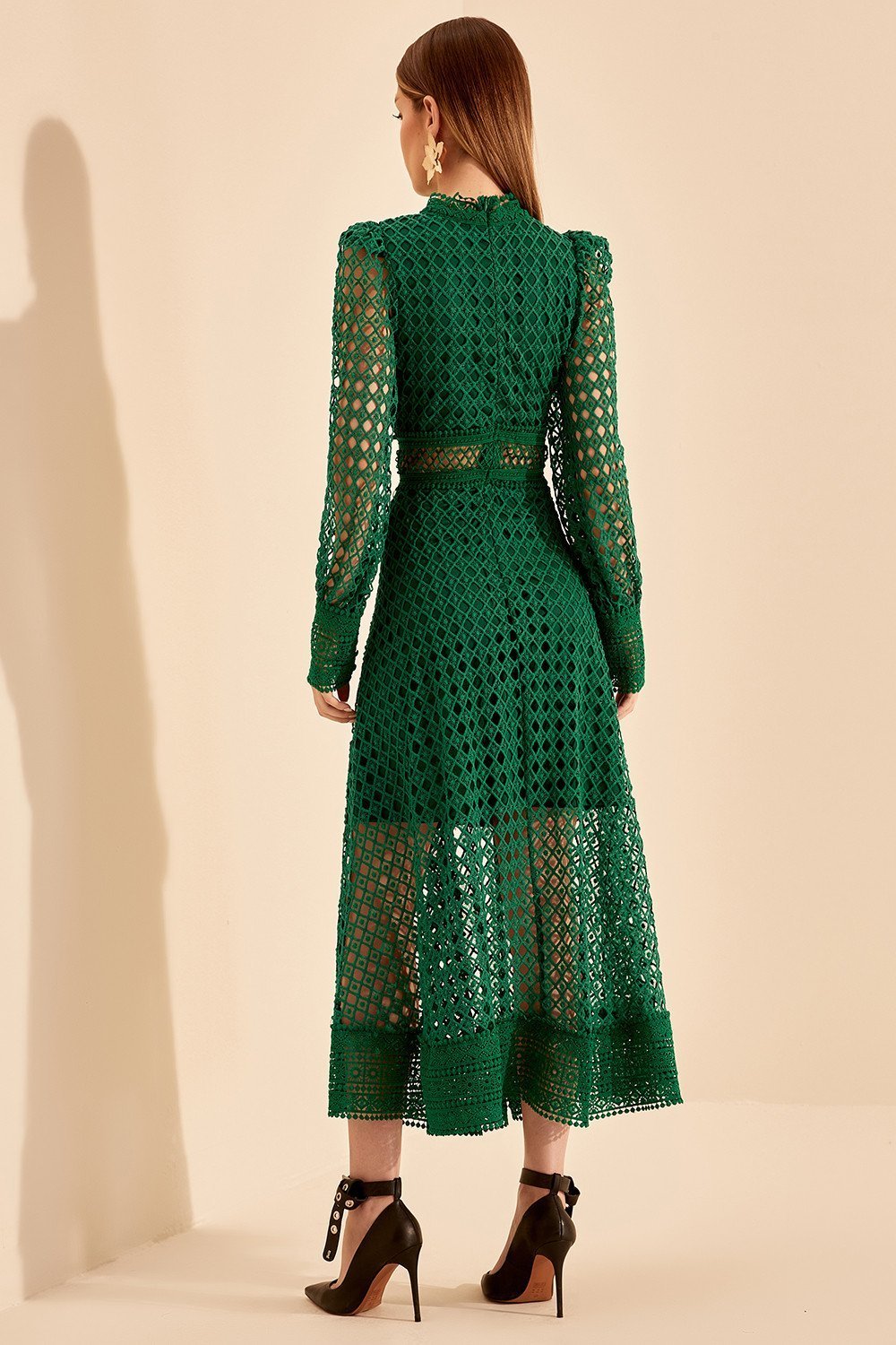 Liz İşlemeli Dantel İçi Boş Midi Elbise