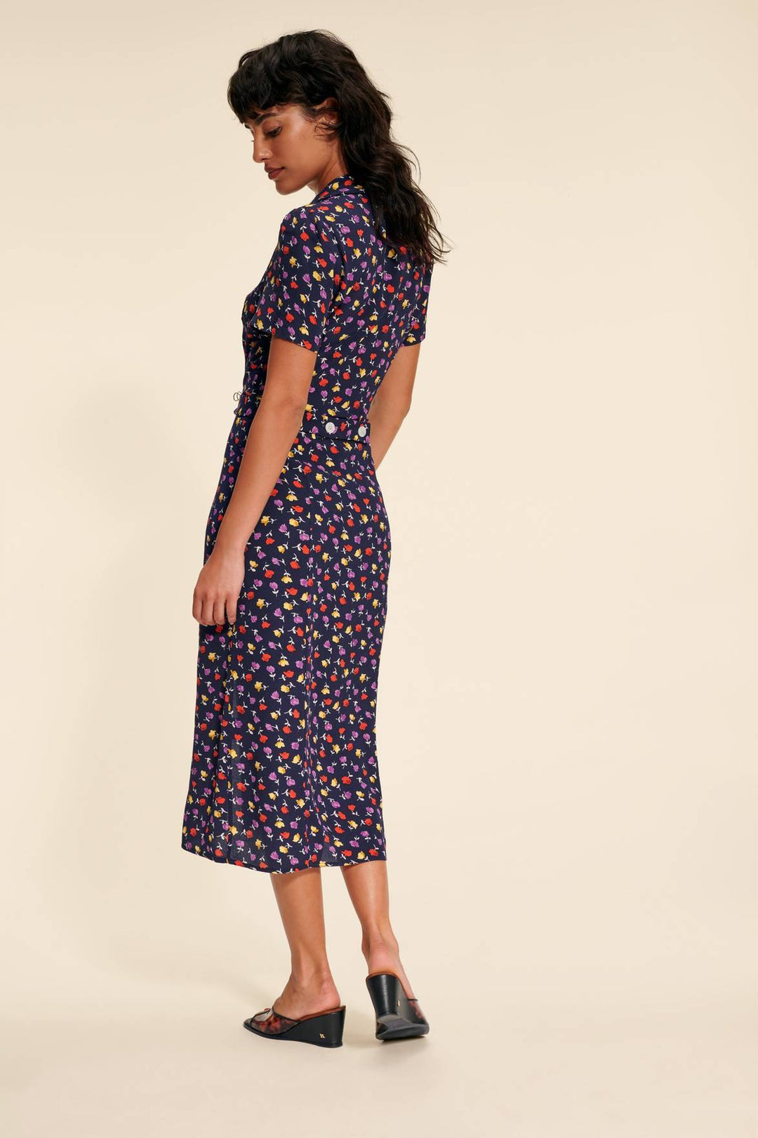 Marcie Baskılı V Yaka Düğmeli Midi Gömlek Elbise