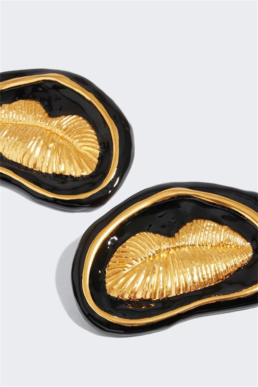 Retro Abartılı Ağız Küpeleri