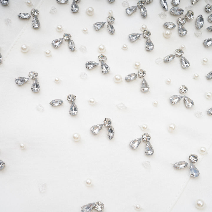 Radiance Elegance Beyaz Taş İşlemeli Straplez Mini Elbise