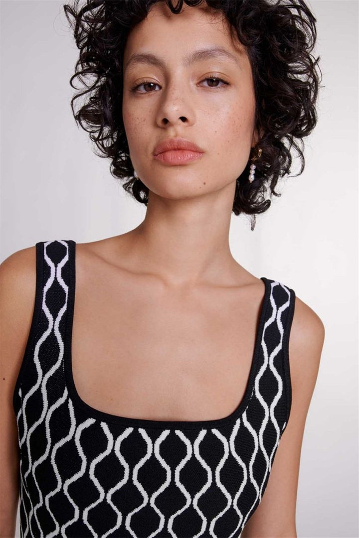 Mona Soyut Desenli Kare Yaka Mini Triko Elbise