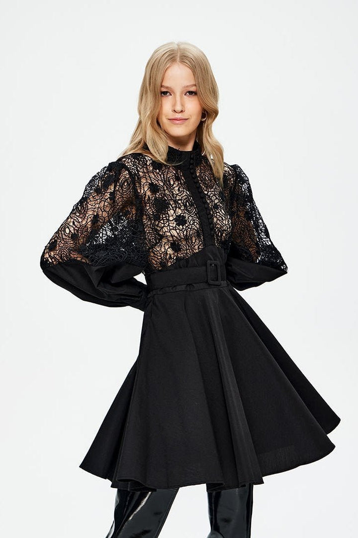 Myra İçi Boş İşlemeli Dantel Kuşaklı Mini Gömlek Elbise