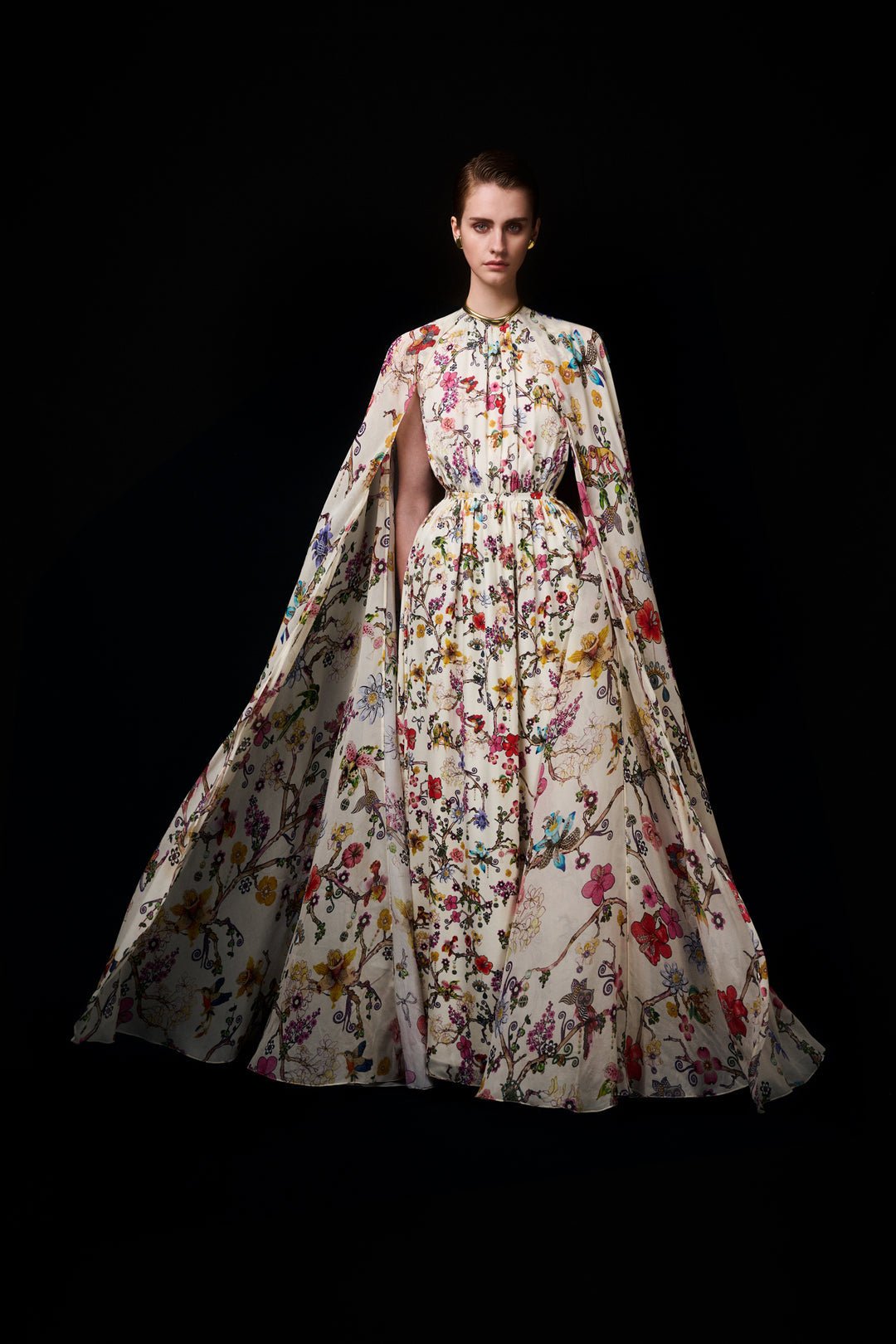 Nola Yuvarlak Yaka Pelerin Kollu Maxi Elbise