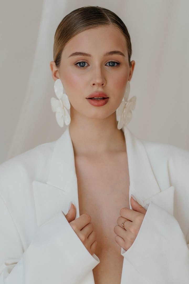 Büyük Boy Akrilik Çiçek Küpe