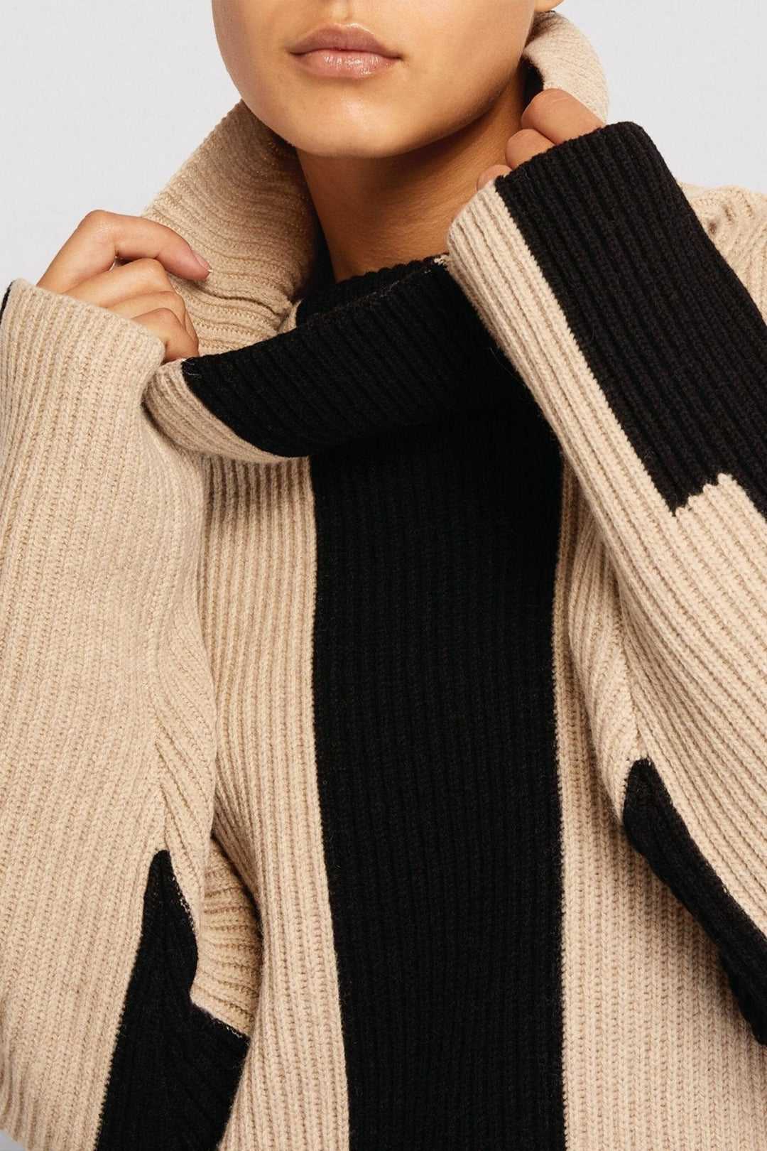 Penelope Yüksek Yaka Renkli Bloklu Kazak