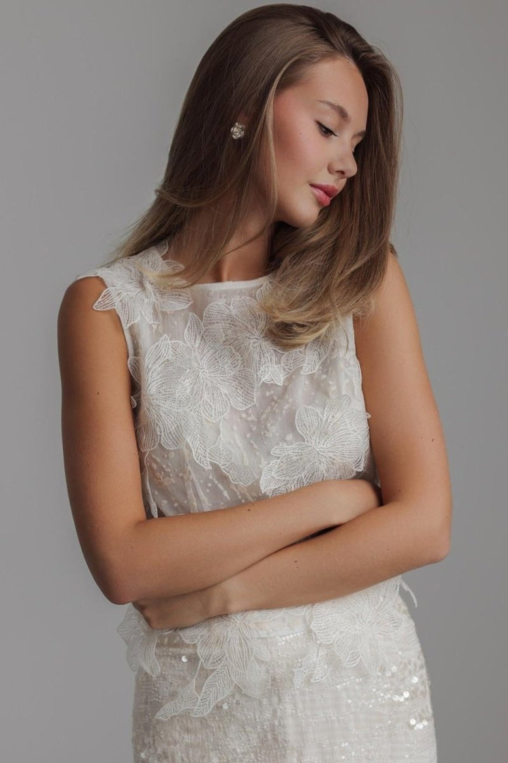 Penny İşlemeli Dantelli Camiş